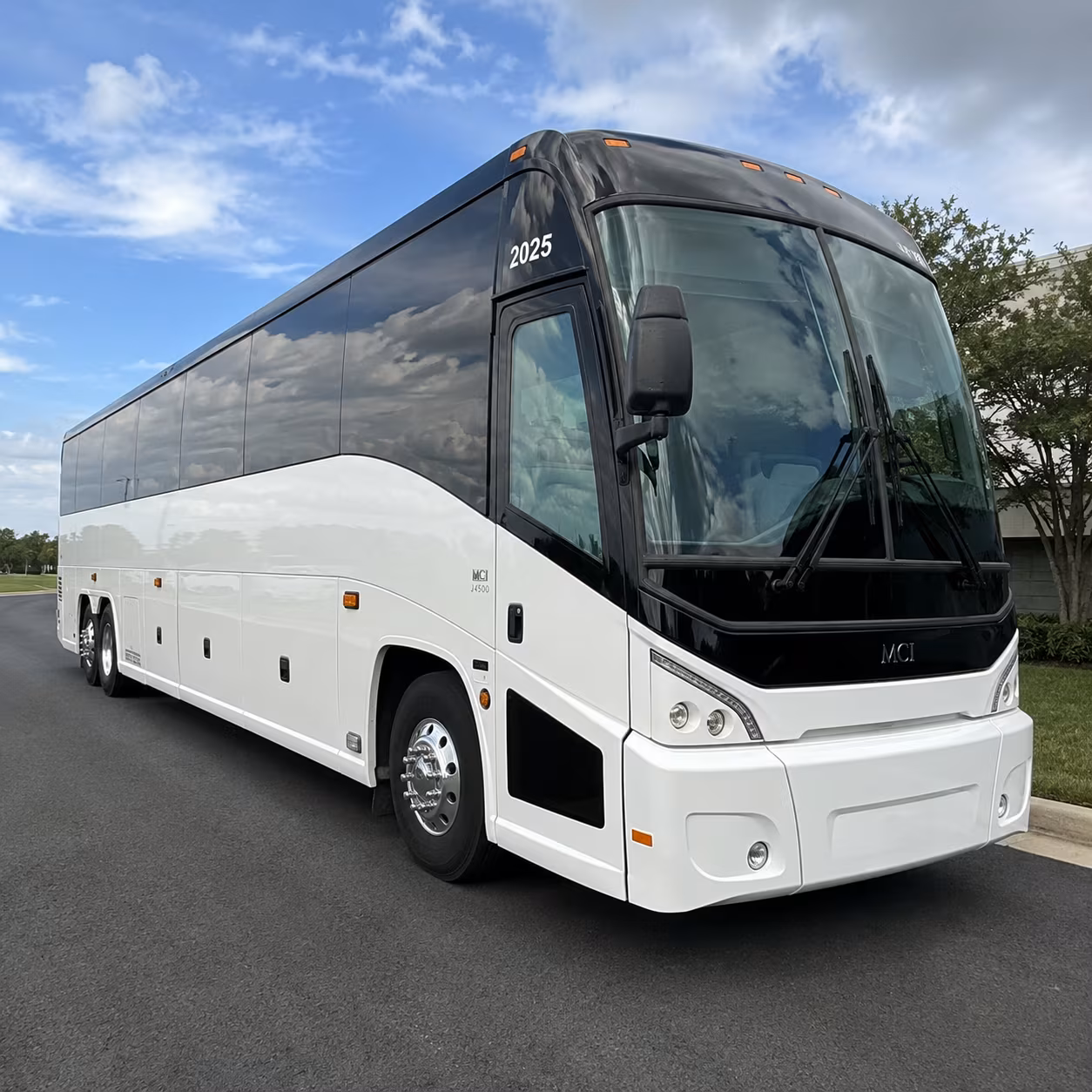 employee shuttle buses that beat the us 101 and el camino real grind